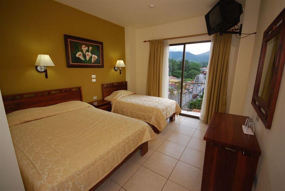 Hotel La Fortuna Екстер'єр фото