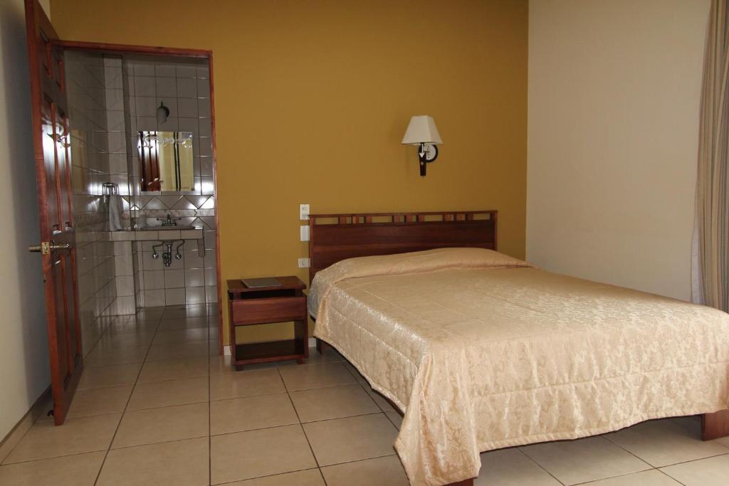Hotel La Fortuna Номер фото