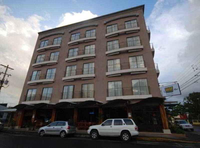 Hotel La Fortuna Екстер'єр фото