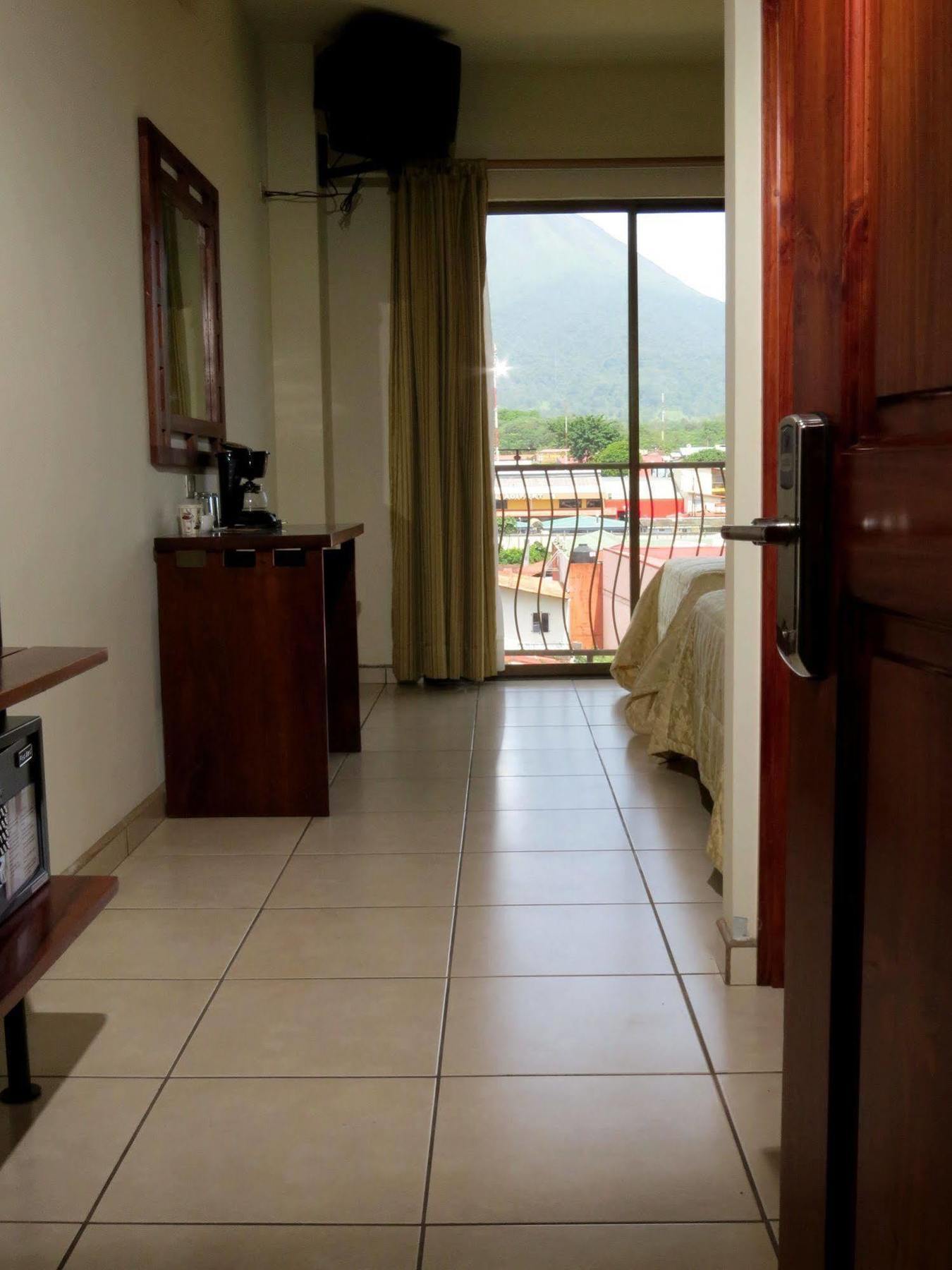 Hotel La Fortuna Екстер'єр фото