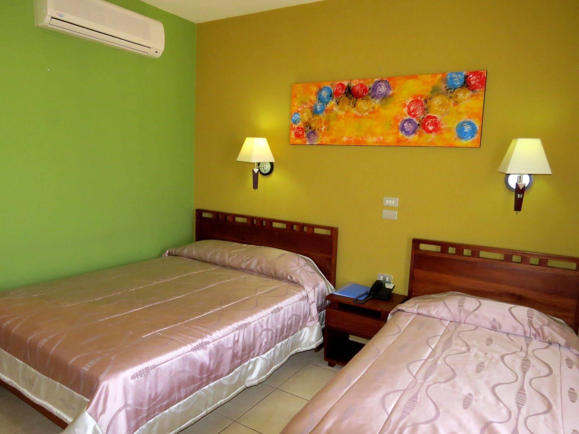 Hotel La Fortuna Екстер'єр фото