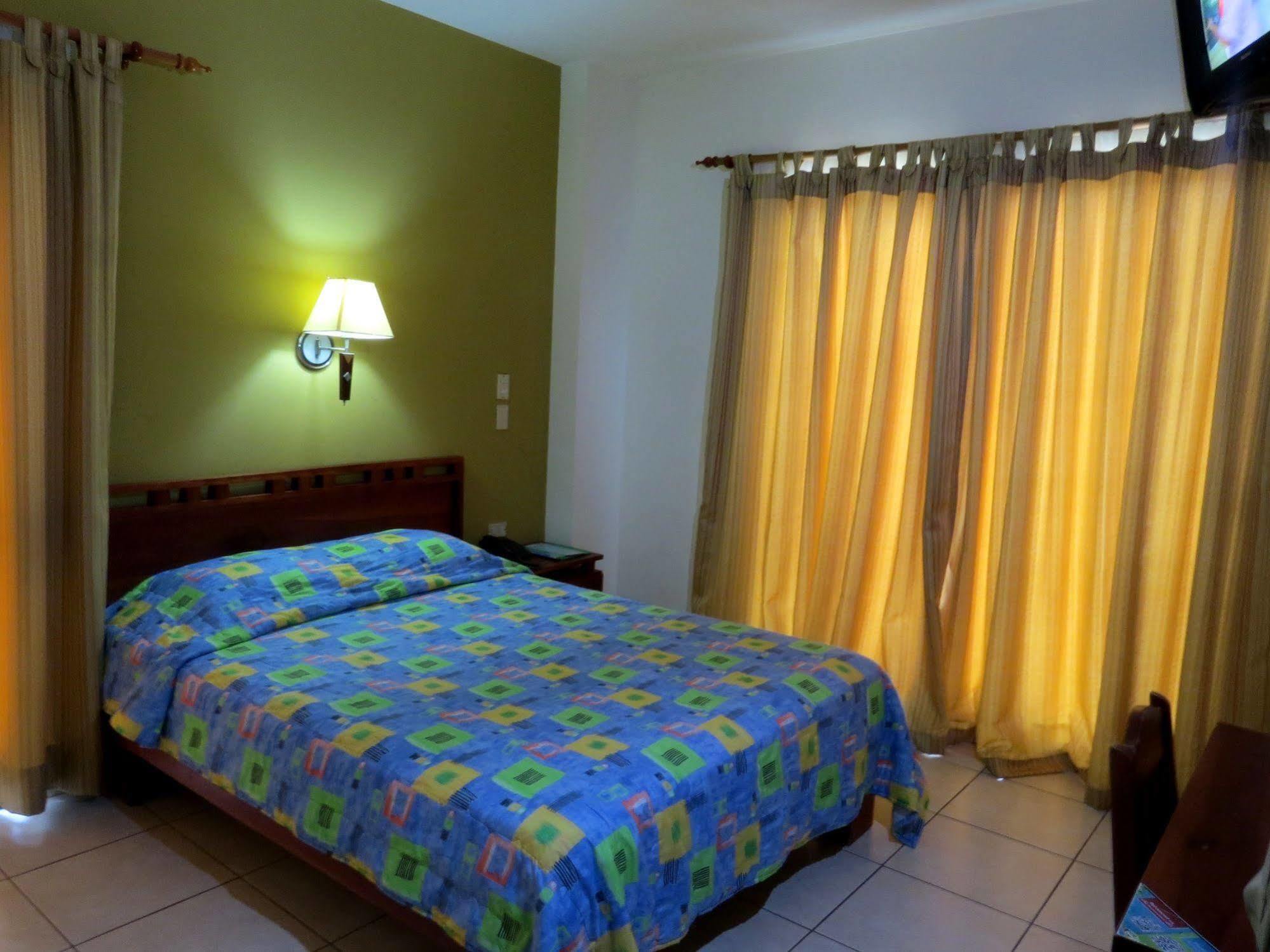 Hotel La Fortuna Екстер'єр фото